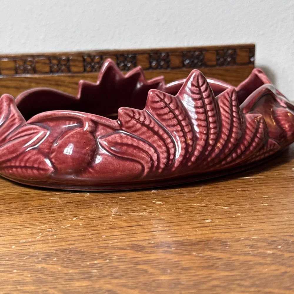 Camark Pottery 143 Burgundy Red Ceramic Leaf Design Centerpiece Bowl 11